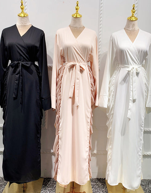 Elegant Ramadan Abayas and Kaftans for Muslim Women